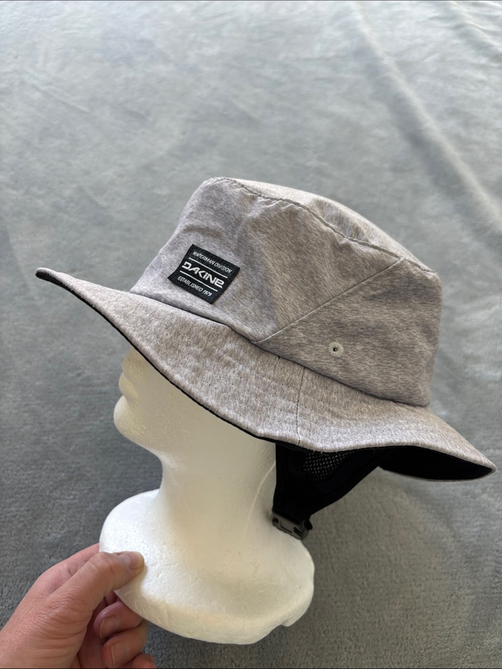 Dakine Indo Light Gray Men’s Bucket Hat with Chin Strap S/M
